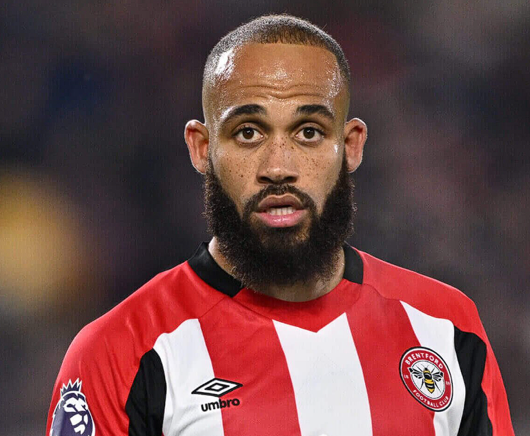 曼联足总杯赛前：临时主帅谈伤病与人员安排